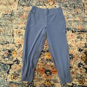 Athleta Brooklyn Jogger Pants
Size 12/P